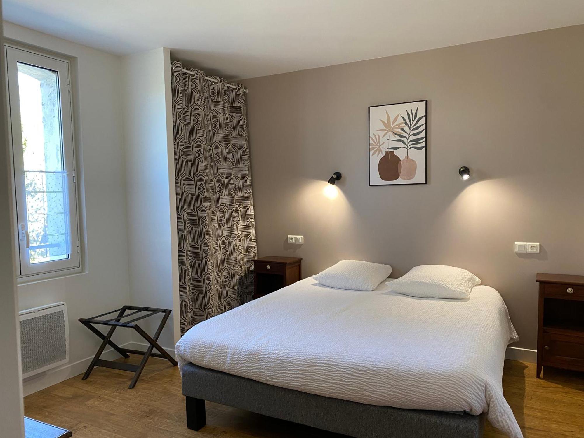 Logis Hotel Le Clos Pite Préchacq Екстериор снимка